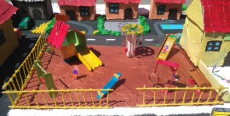 Mairie de Lignan sur Orb - Une maquette de village faite par les enfants